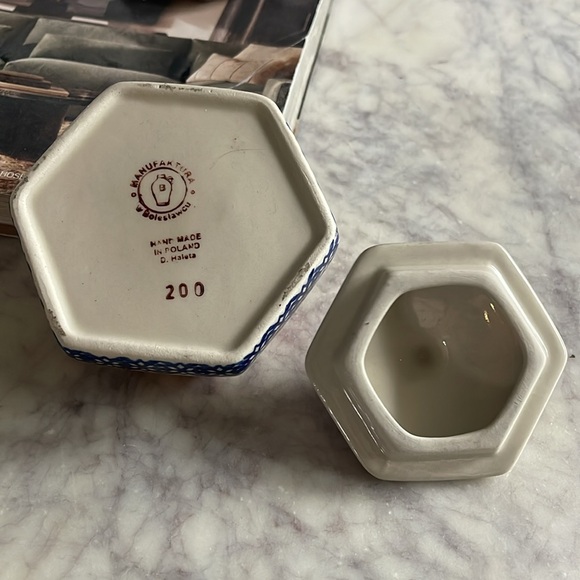 Polish Pottery Trinket Box Boleslawiec Halata 200 bow Pattern Signed Poland - Picture 3 of 3